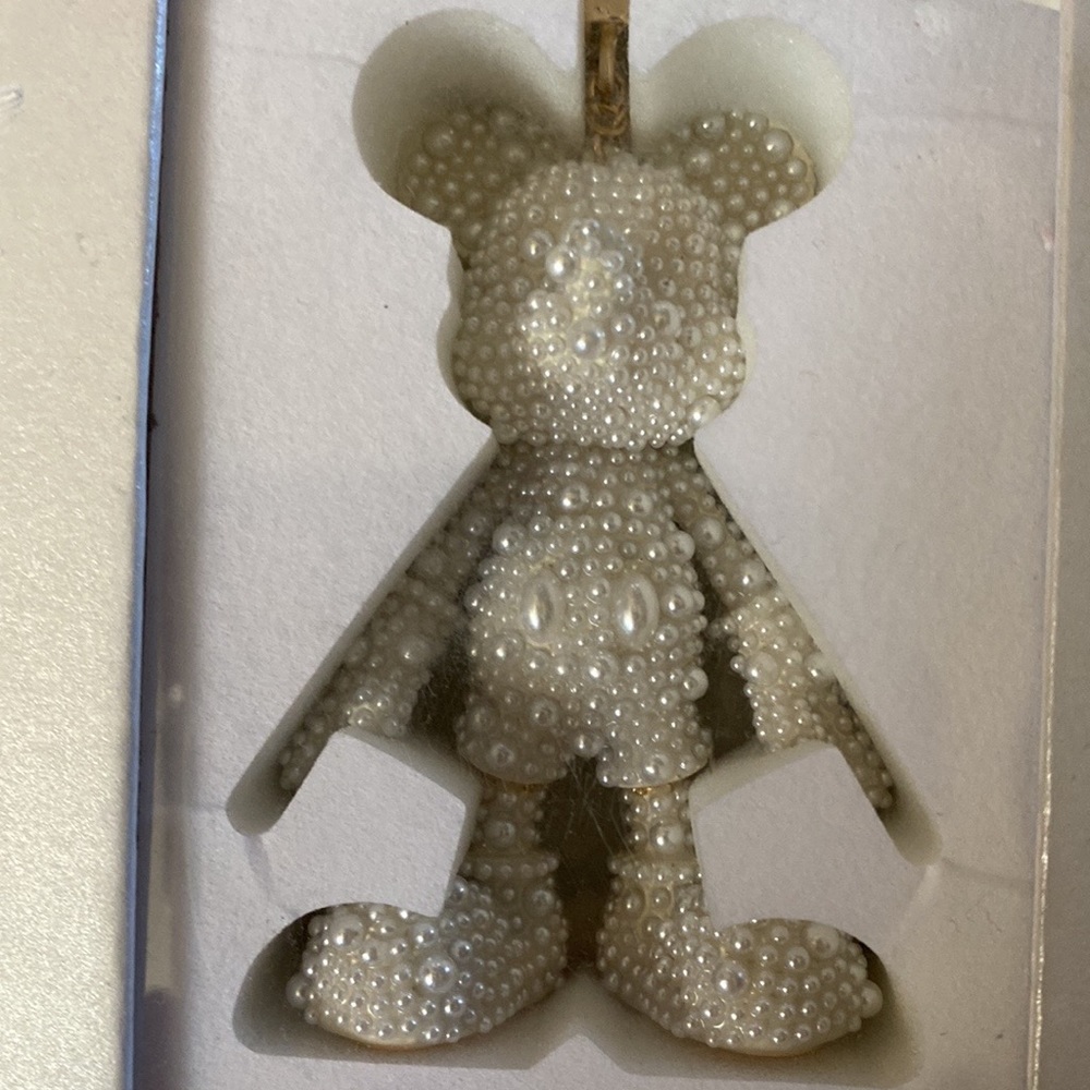 BaubleBar Pearl 🤍⚪️ Mickey Mouse Keychain